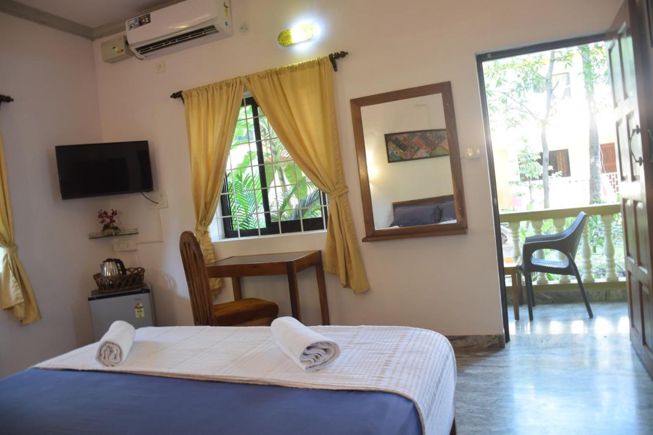 Laliguras Villa 200 Mts From Candolim Beach Ngoại thất bức ảnh